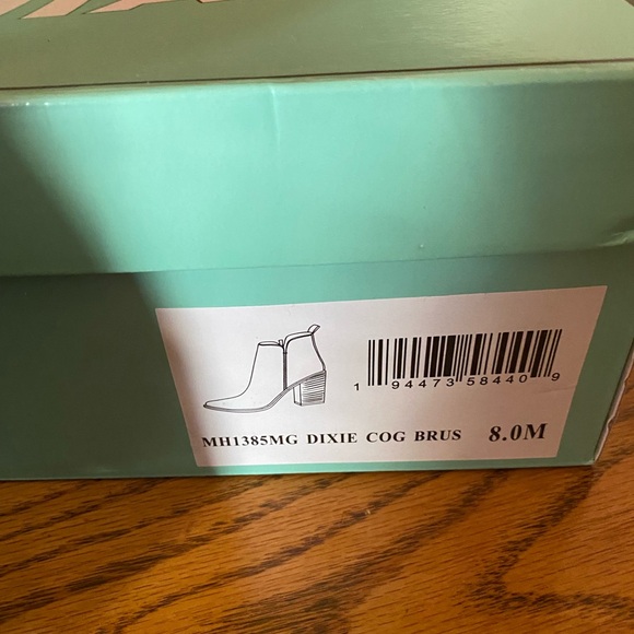 Mia Booties NEW Size 8 - Picture 5 of 5
